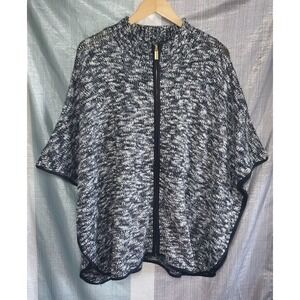 VTG Le Moda Women's Black White Marled Knit Mock Neck Zip‎ Front Poncho Cape